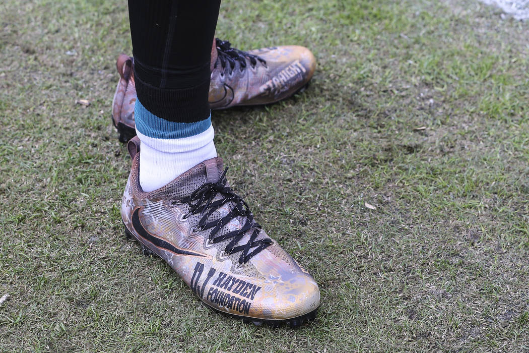 defensive back cleats