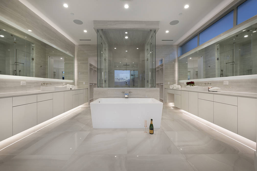 The master bath. (Richard Luke Architects)