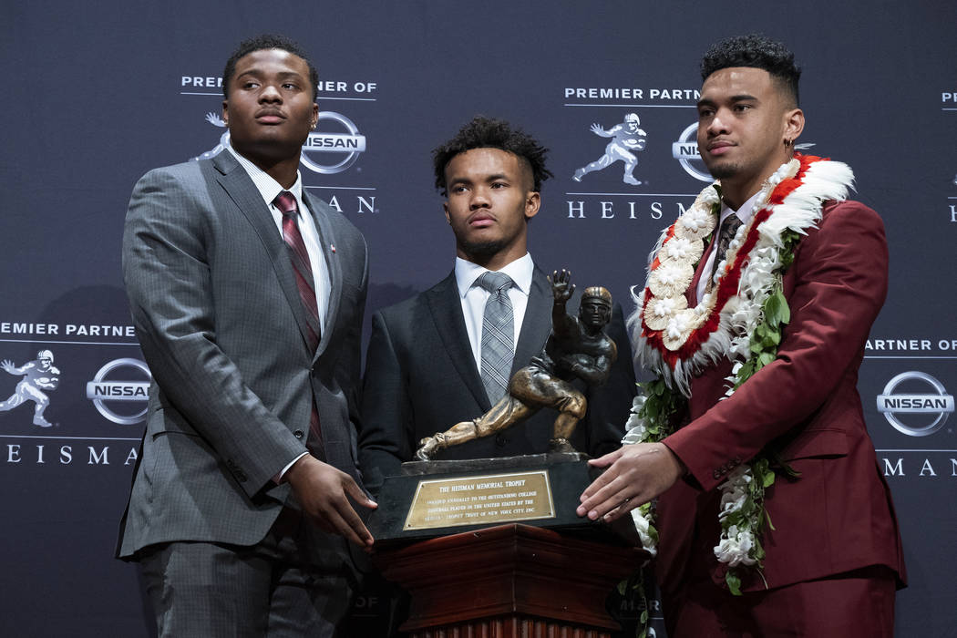 11511435_web1_Heisman-Trophy-Football.jpg