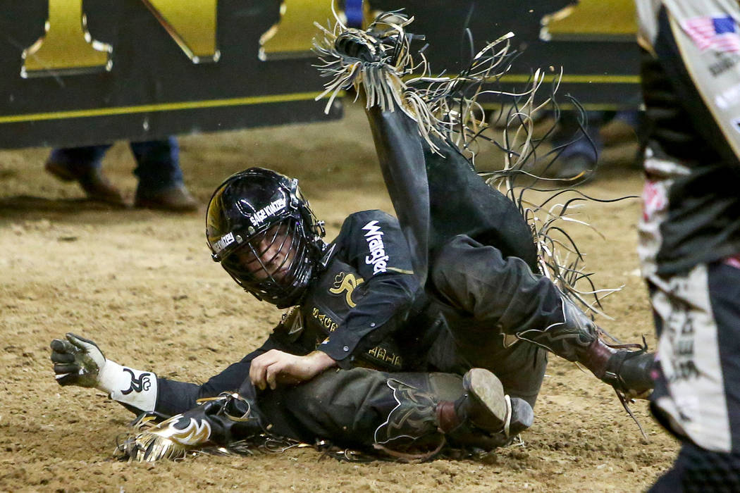 Champion bull rider Sage Kimzey honors military at NFR Las Vegas