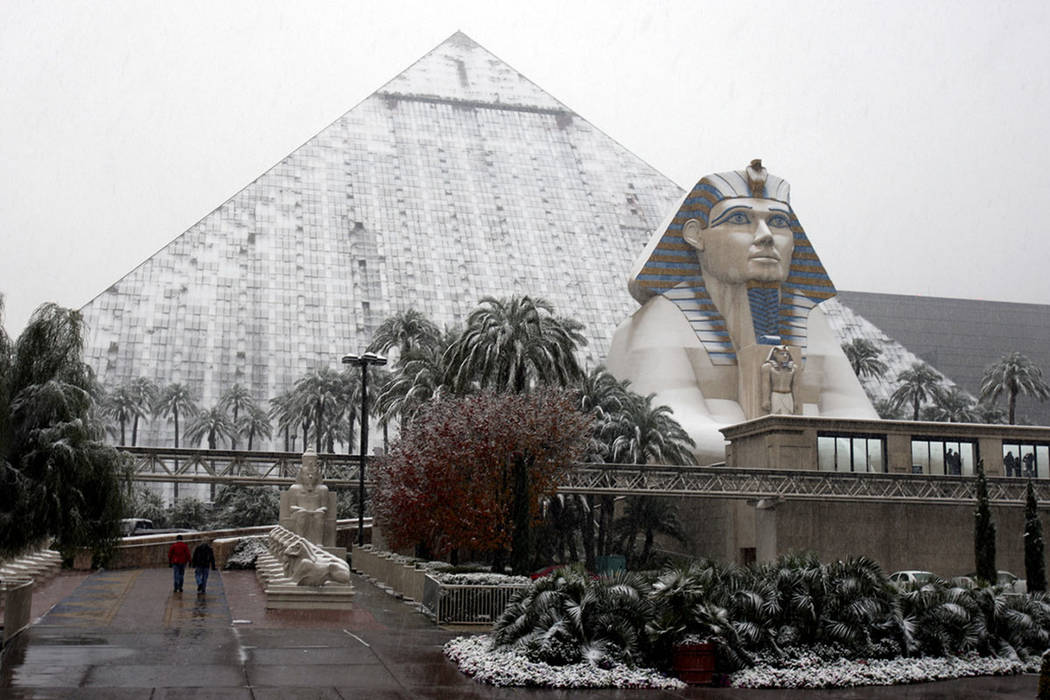 The Luxor is covered with snow on the Las Vegas Strip on Wednesday, Dec. 17, 2008. (Las Vegas Review-Journal)