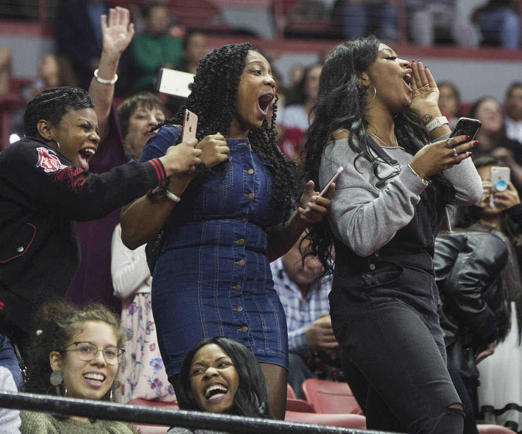 More than 2,000 celebrate at UNLV winter graduation ceremony Las