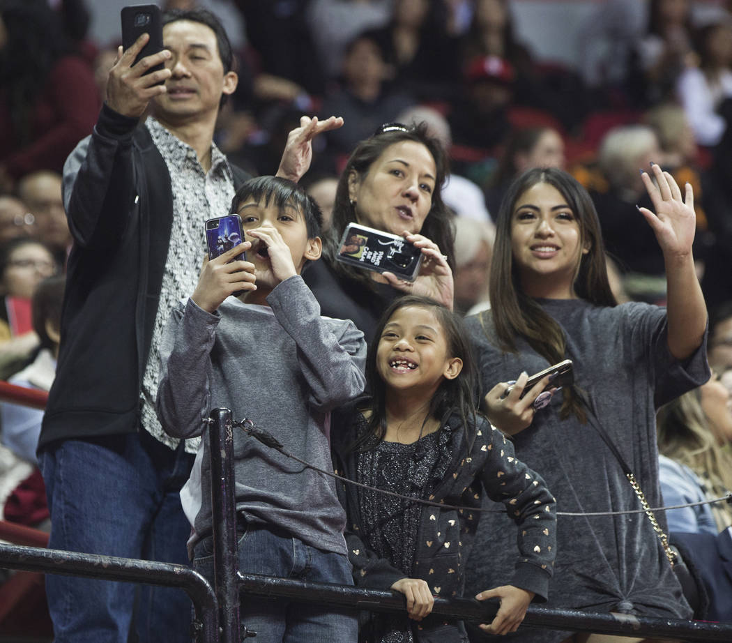 More than 2,000 celebrate at UNLV winter graduation ceremony Las