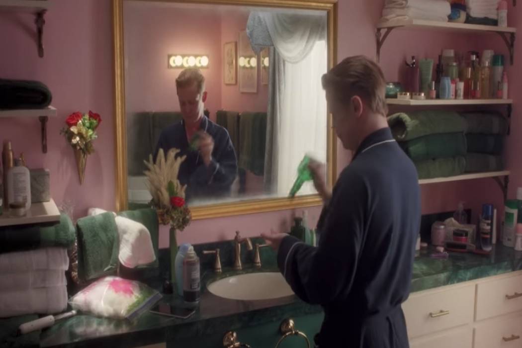 Macaulay Culkin Recreates Classic Home Alone Scenes