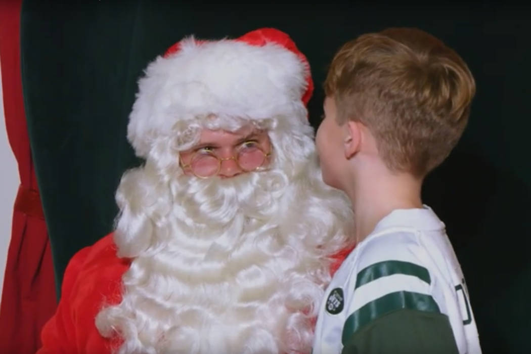 Jets Qb Sam Darnold Goes Undercover As Mall Santa Claus Video