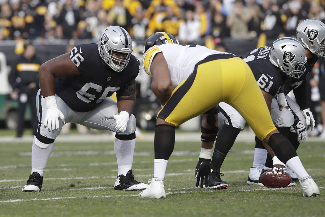 Raiders guard Gabe Jackson earns respect for playing with pain