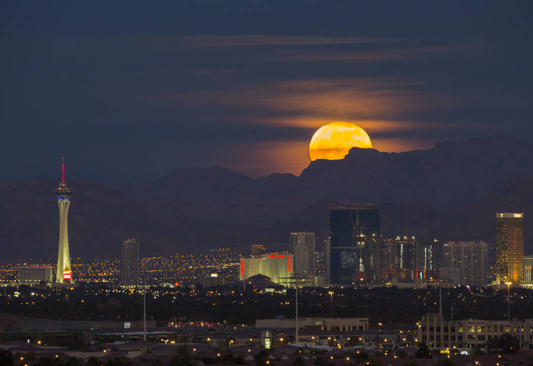 ‘Cold Moon’ rises over Las Vegas Valley; storm to hit next week Las