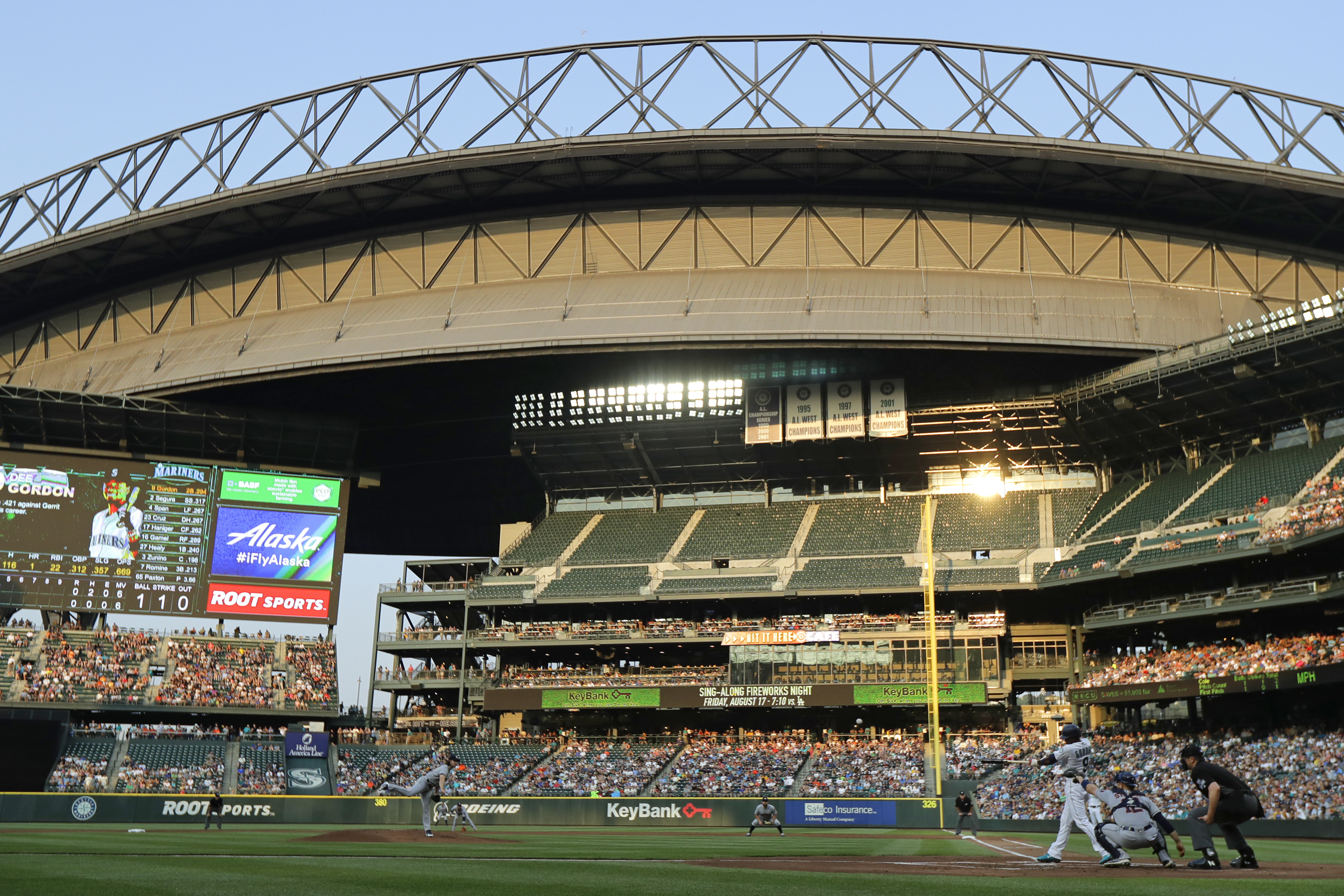 Mariners’ ballpark renamed in 25year deal with TMobile Aviators