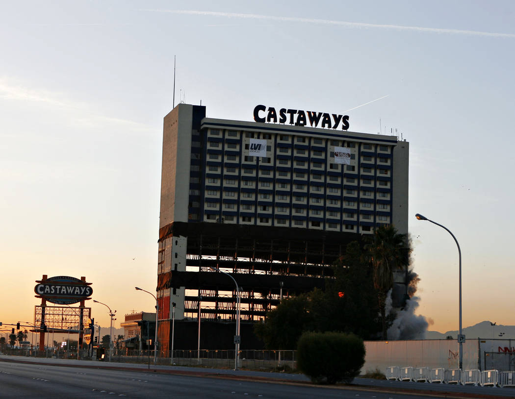 Castaways was imploded 13 years ago in Las Vegas — VIDEO Las Vegas