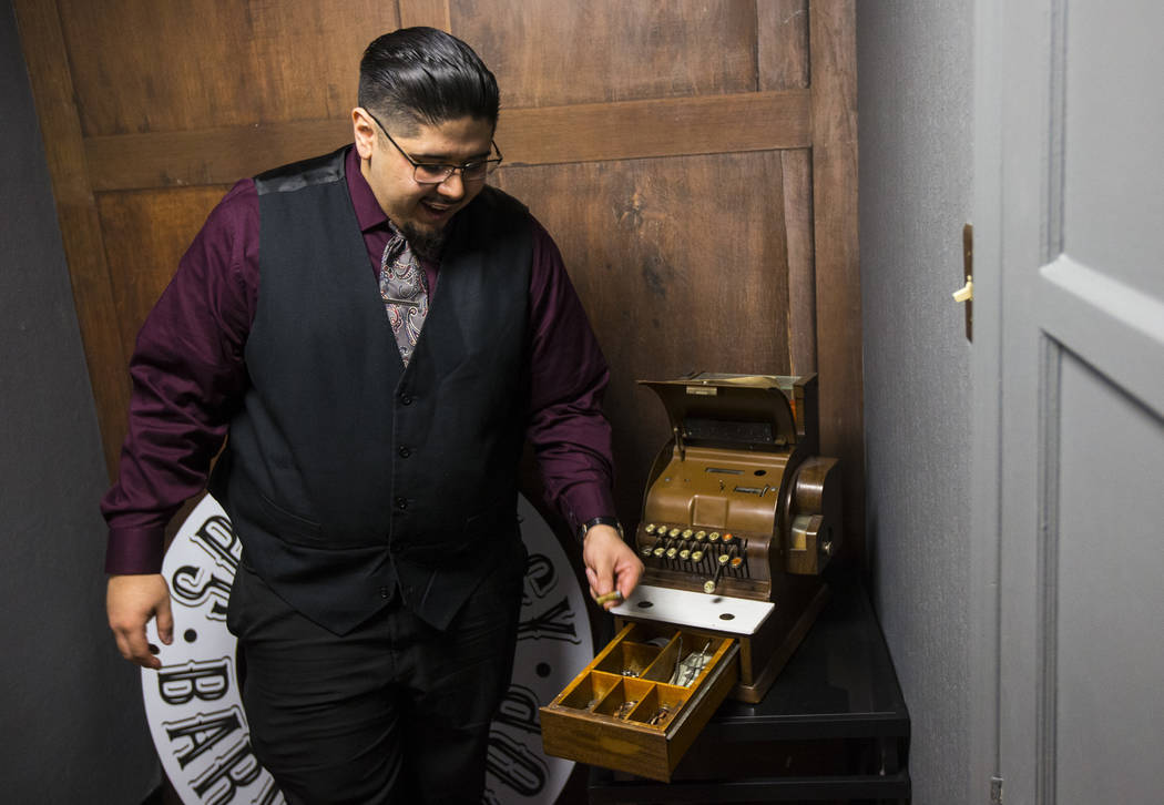 Las Vegas barbershop pays tribute to grandfather, classic times, Downtown, Local