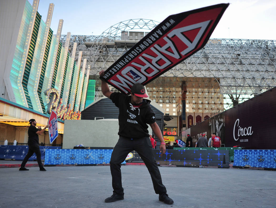 Sign spinners show off their best moves in Las Vegas — VIDEO Downtown