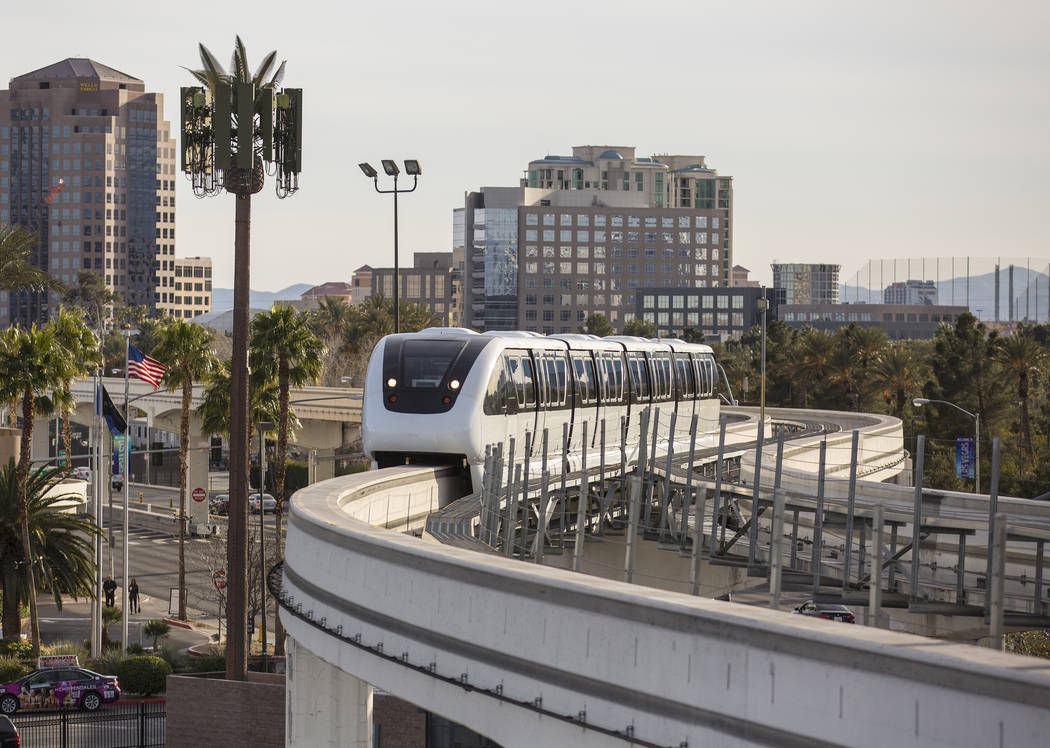 A northbound monorail approaches Convention Center Station on Tuesday, Feb. 12, 2019, in Las Vegas. (Benjamin Hager/Las Vegas Review-Journal) @BenjaminHphoto