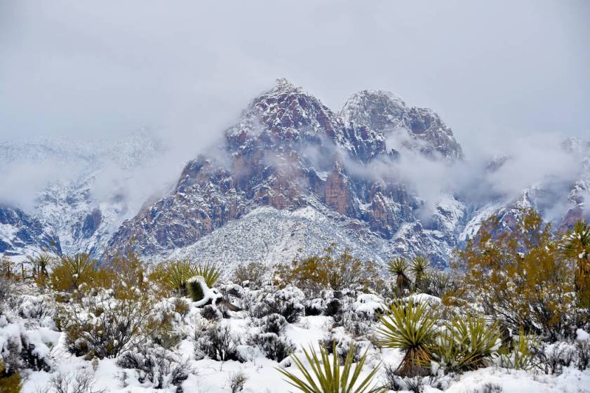 Snow falls on Las Vegas Las Vegas Snow 2019 LVRJ Las Vegas Review