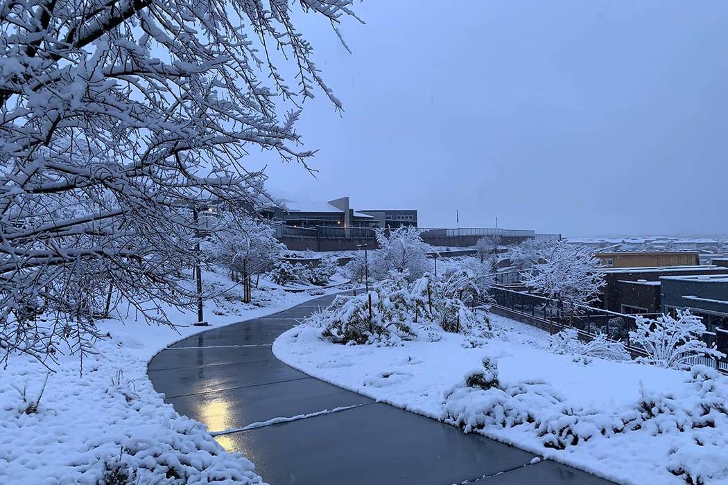 Snow is Summerlin in western Las Vegas on Thursday, Feb. 21, 2019. (Mat Luschek/Las Vegas Review-Journal)