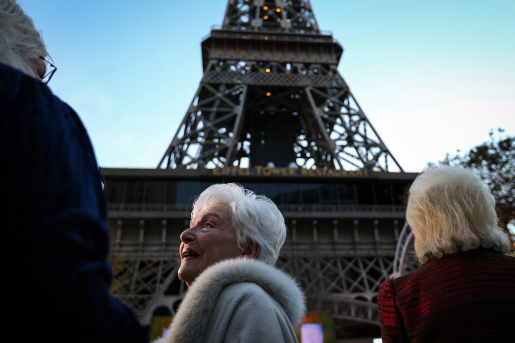 Paris Las Vegas on X: Soak up the ☀️ under the stunning Eiffel