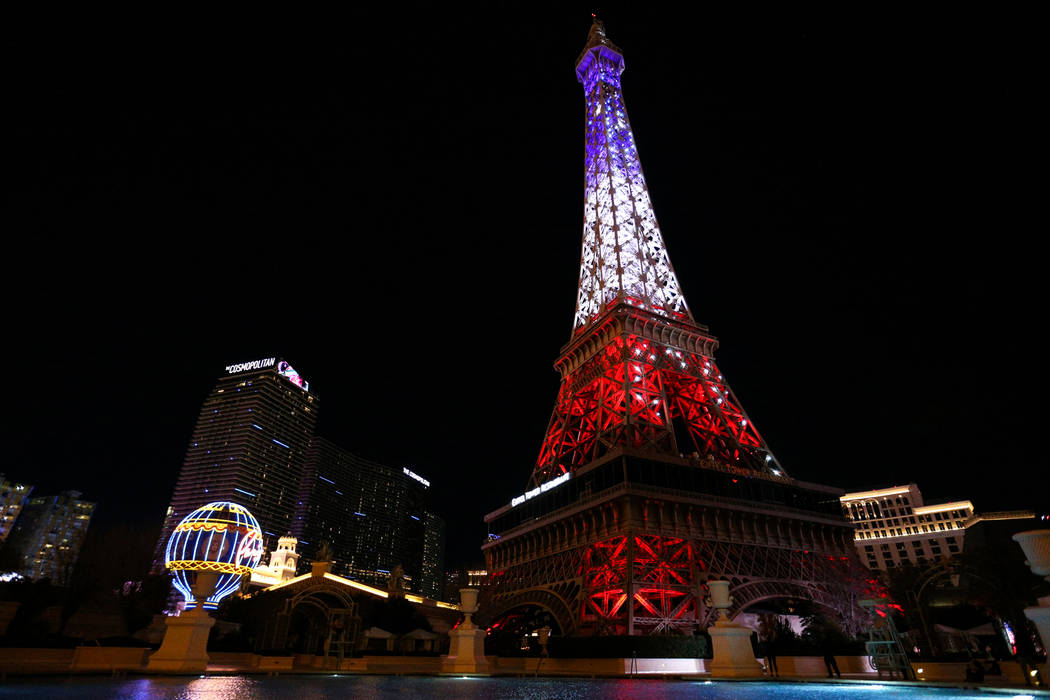 Paris Las Vegas dazzles Strip with flashy new light show — VIDEO