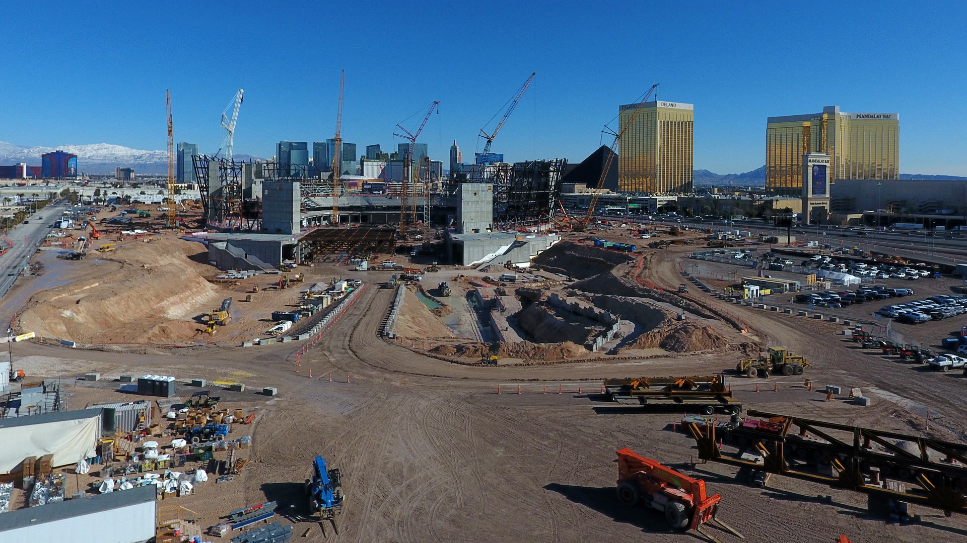 Raiders stadium construction not slowed by rain and snow — VIDEO | Las Vegas Review ...1920 x 1080