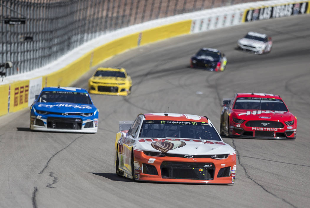 Chase Elliott (9) competes in the Monster Energy NASCAR Cup Series Pennzoil 400 on Sunday, March 3, 2019, at Las Vegas Motor Speedway, in Las Vegas. (Benjamin Hager Review-Journal) @BenjaminHphoto