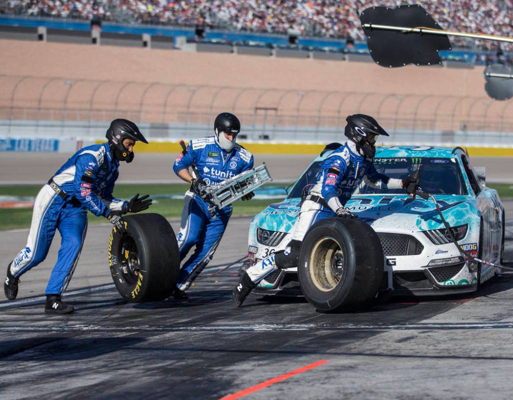 The Pit crew for Matt Tifft change the tires on the #36 car during the Monster Energy NASCAR Cup Series Pennzoil 400 on Sunday, March 3, 2019, at Las Vegas Motor Speedway, in Las Vegas. (Benjamin ...