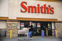 Smith’s grocery stores will stop accepting Visa credit cards in Nevada. (Erik Verduzco/Las Vegas Review-Journal) @Erik_Verduzco