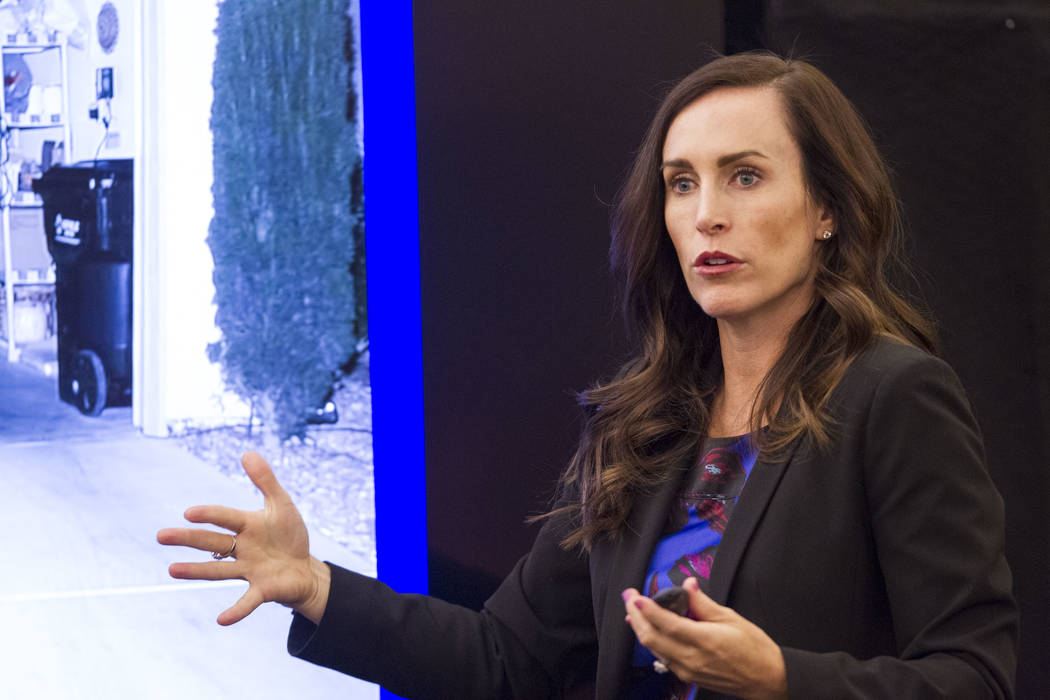 Prosecutor Jacqueline Bluth presents her opening statements to the jury in the murder trial of Thomas Randolph at the Regional Justice Center in downtown Las Vegas on Friday, June 16, 2017. Richar ...