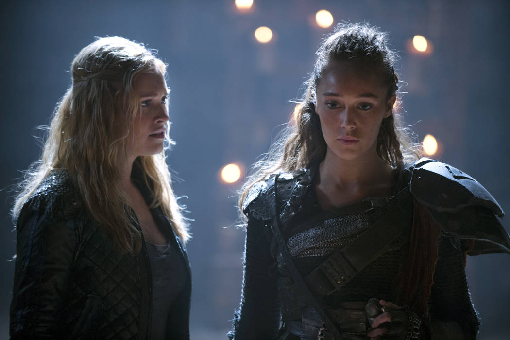 The 100 -- "Rubicon" -- Image: HU212B_0272 -- Pictured (L-R): Eliza Taylor as Clarke and Alycia ...