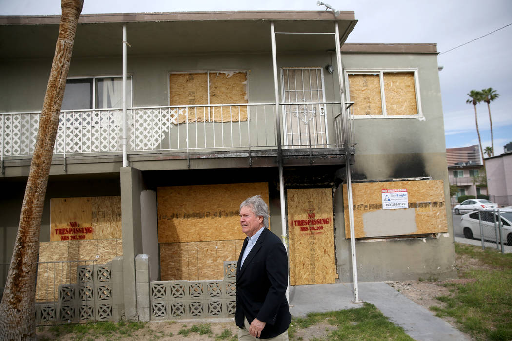 Clark County Commissioner Tick Segerblom checks out apartments on Calcaterra Circle in the Palo ...