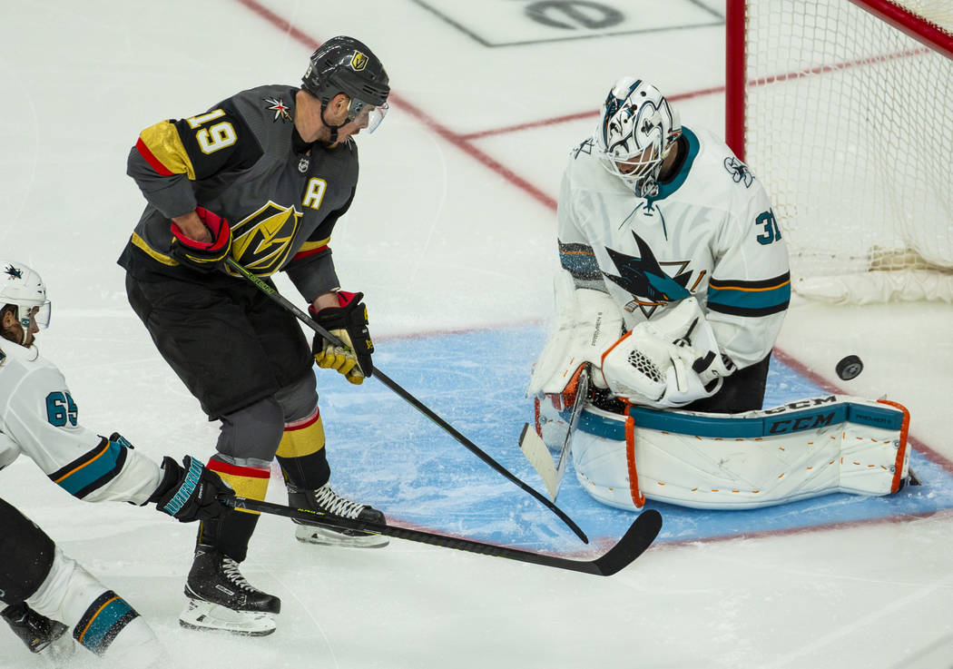 Golden Knights right wing Reilly Smith (19) just misses on a shot past San Jose Sharks goaltend ...
