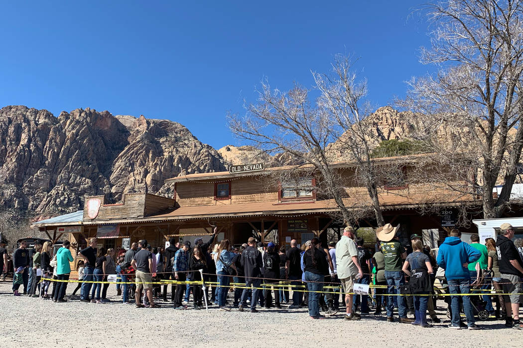 Visitors line up early to get one last trip to Bonnie Springs Ranch, Sunday, March 17, 2019, be ...