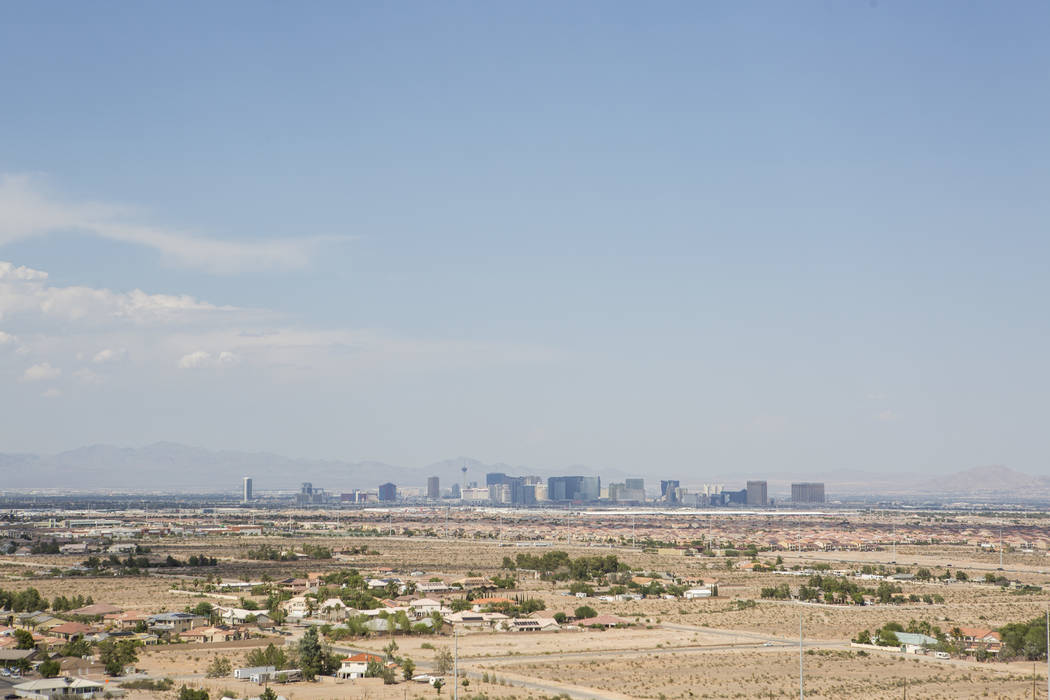 A view of the Las Vegas Strip from Exploration Peak Park in southwest Las Vegas. (Patrick Conno ...