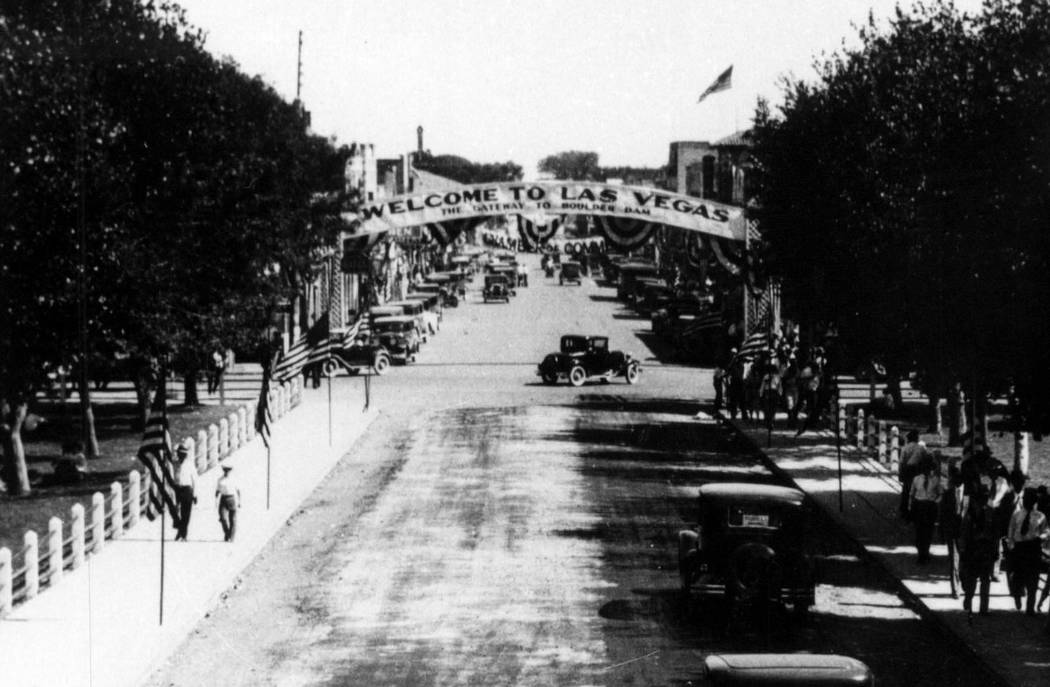 Las Vegas installs downtown Gateway Arches landmark - Los Angeles