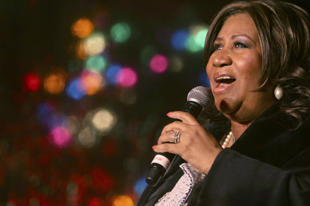 Aretha Franklin performs Dec. 4, 2008, during the 85th annual Christmas tree lighting at the Ne ...