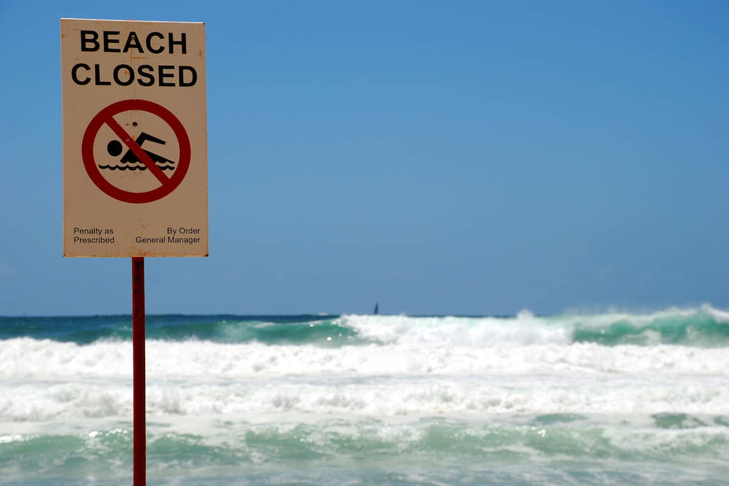 Beach closed sign (Getty Images)