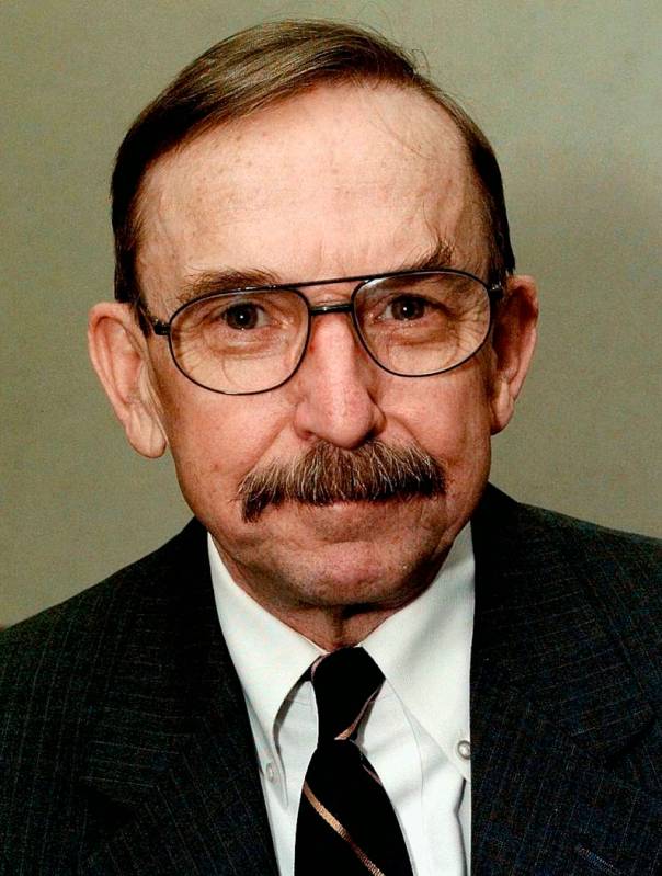 FILE- In this March 27, 1997, fil ephot, U.S. District Judge Richard Matsch, poses at the feder ...