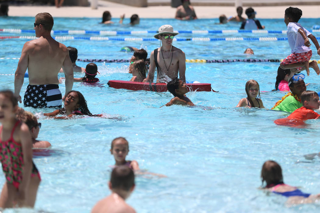 Kids, adults celebrate at Summer Splash in Las Vegas — PHOTOS Las