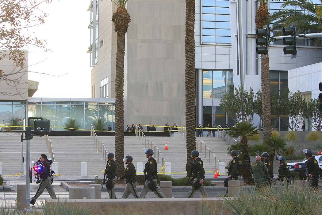 Dallas attack stirs memory of 2010 Las Vegas courthouse ambush | Las Vegas  Review-Journal