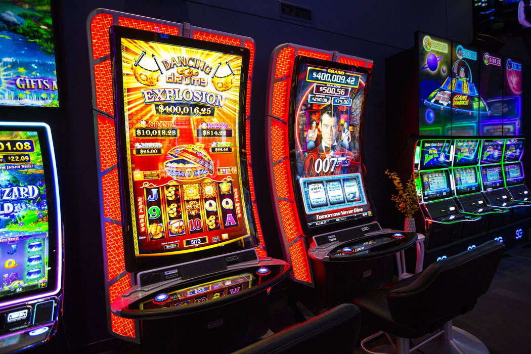 TwinStar slot cabinets with a curved 75" display and 4K resolution at the Scientific Games … | Las Vegas Review-Journal