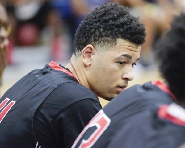 Mo Williams Elite team member, Skylar Mays (11) listens to the his coach during the Fab 48 t ...