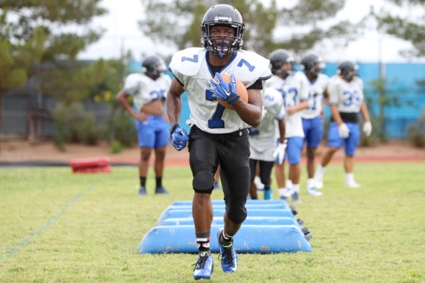 Desert Pines Isaiah Morris (7) sprints during practice at Desert Pines High School in Las Ve ...