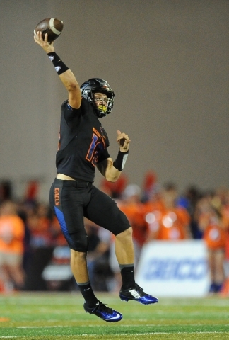 Bishop Gorman quarterback Tate Martell throws a touchdown pass against Chandler (Ariz.) in t ...