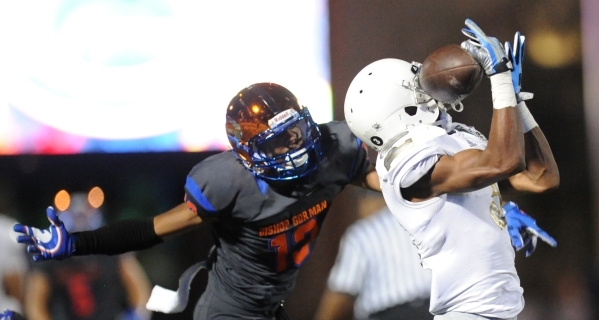 Long Beach Poly Jackrabbits wide receiver Jack Jones (3) is unable to come up with the catch ...