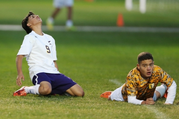 Durango&lsquo;s Jaime Munguia (9) reacts after missing a goal opportunity against Bonanza in ...