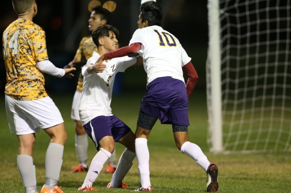 Durango&lsquo;s Giovanni Rodriguez (10) celebrates his goal with his teammate Jaime Munguia ...