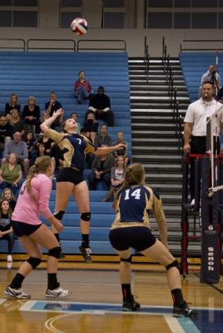 Foothill‘s Courtney Nilson (7) prepares to spike the ball over the net during the Sunr ...