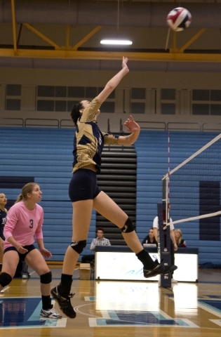 Foothill‘s McKenzie Youngman (6) puts the ball over the net during the Sunrise Region ...