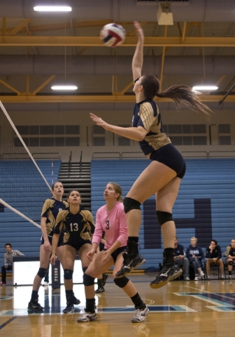 Foothill‘s Tessa Michalosky (9) puts the ball over the net during the Sunrise Region g ...