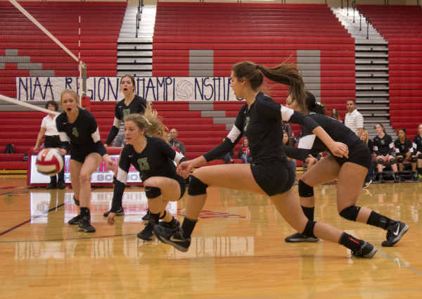 Palo Verde attempts to stop the ball from hitting the floor during the Sunset Region girls v ...