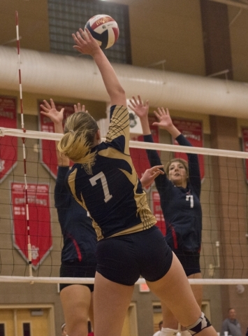 Foothill‘s Courtney Nilson (7) hits the ball over a block during the Sunrise Region gi ...