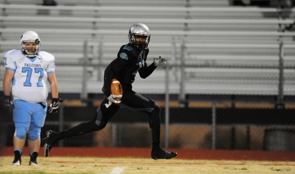 Silverado wide receiver Devion Clayton scores a touchdown against Foothill in the first quar ...