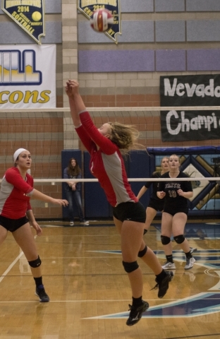 Truckee‘s Sierra Halberstadt (2) hits the ball during the division I-A state volleybal ...